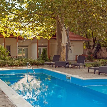 Hotel Platan Zamardi Bagian luar foto