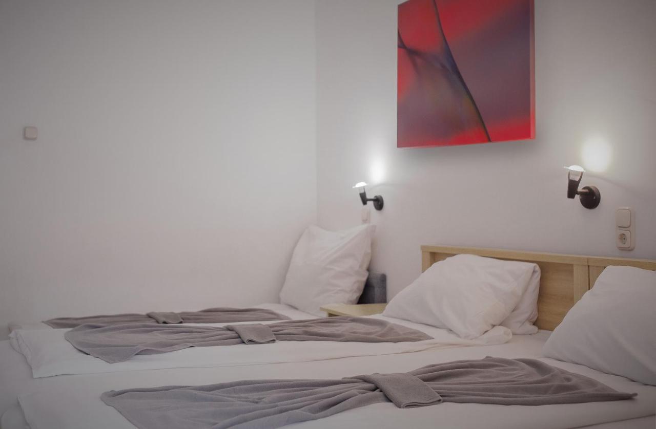 Hotel Platan Zamardi Bagian luar foto