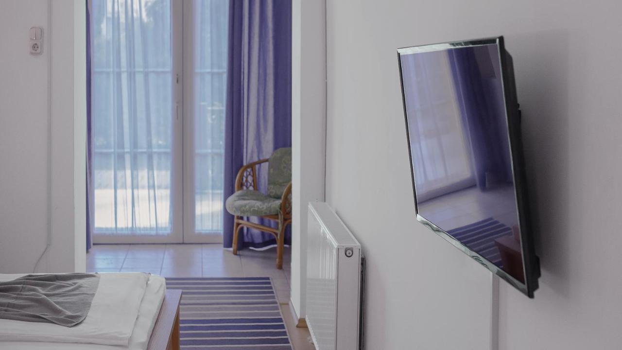 Hotel Platan Zamardi Bagian luar foto