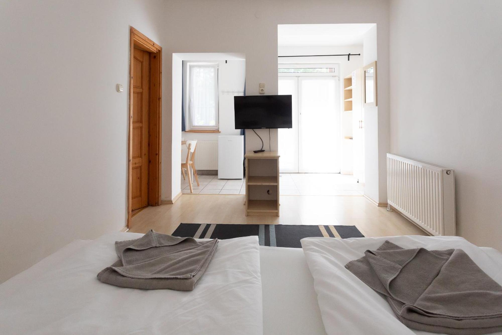 Hotel Platan Zamardi Bagian luar foto