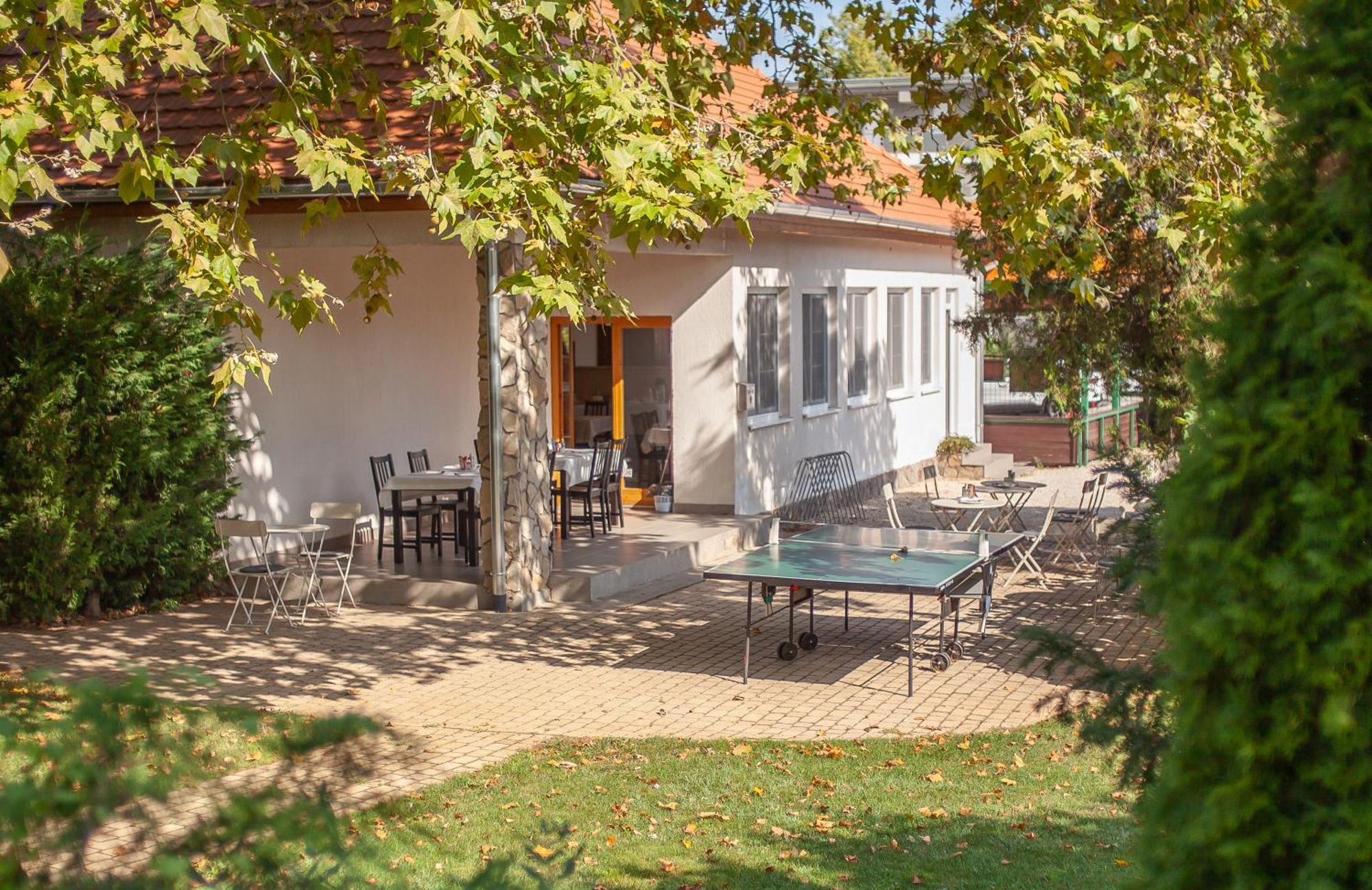 Hotel Platan Zamardi Bagian luar foto