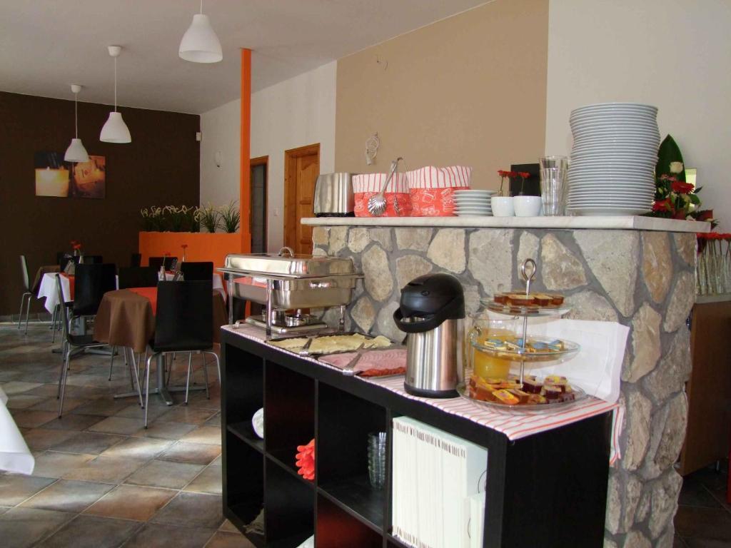 Hotel Platan Zamardi Bagian luar foto
