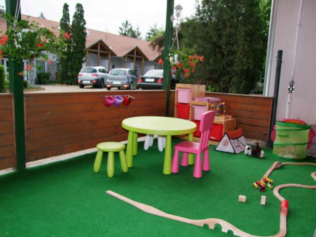Hotel Platan Zamardi Bagian luar foto