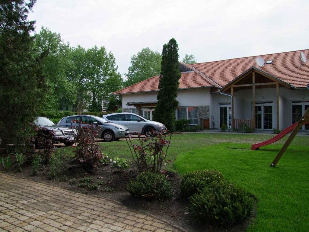 Hotel Platan Zamardi Bagian luar foto
