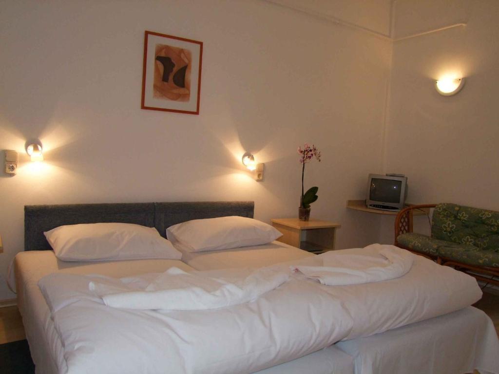 Hotel Platan Zamardi Ruang foto
