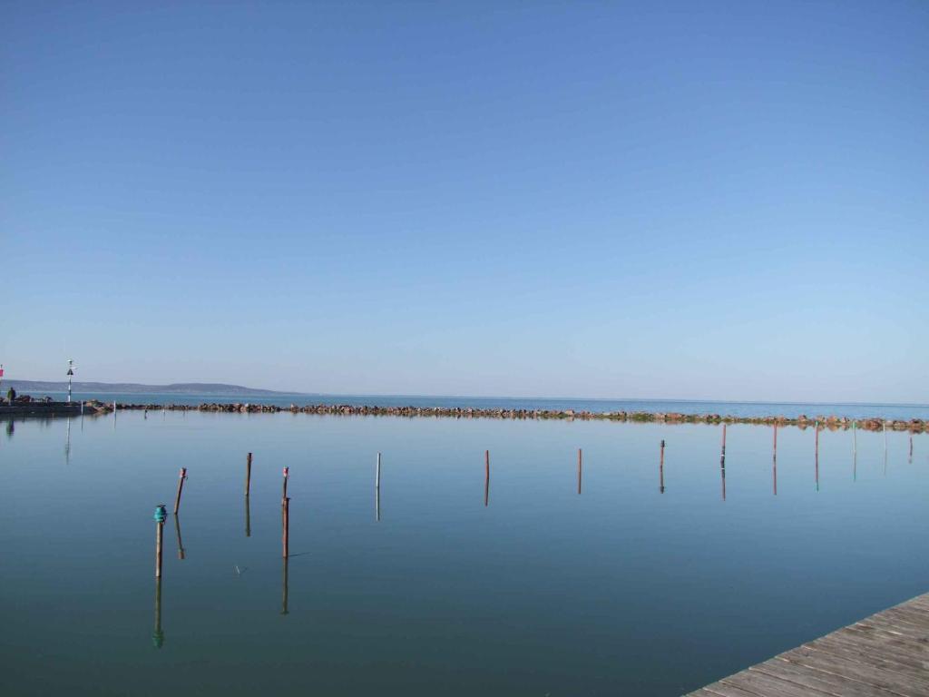 Hotel Platan Zamardi Bagian luar foto